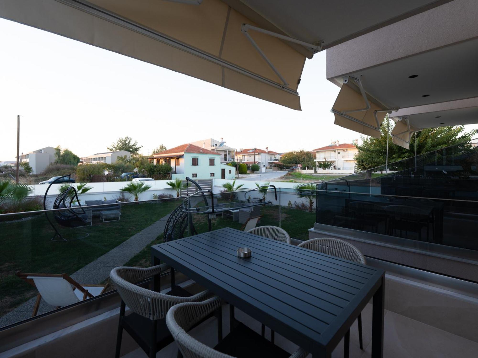 Antony'S Luxury Apartments Nikiti  Exterior photo