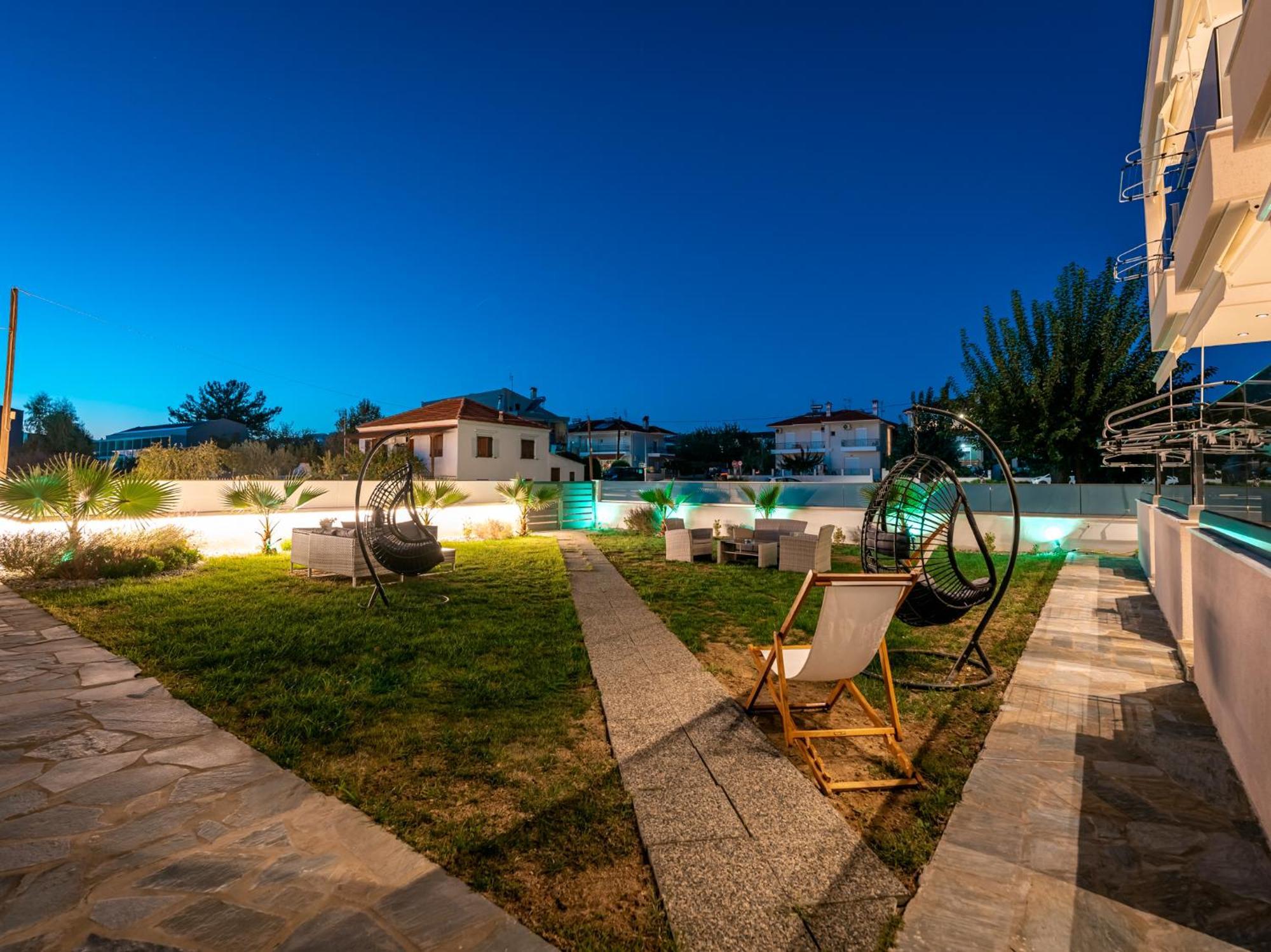 Antony'S Luxury Apartments Nikiti  Exterior photo