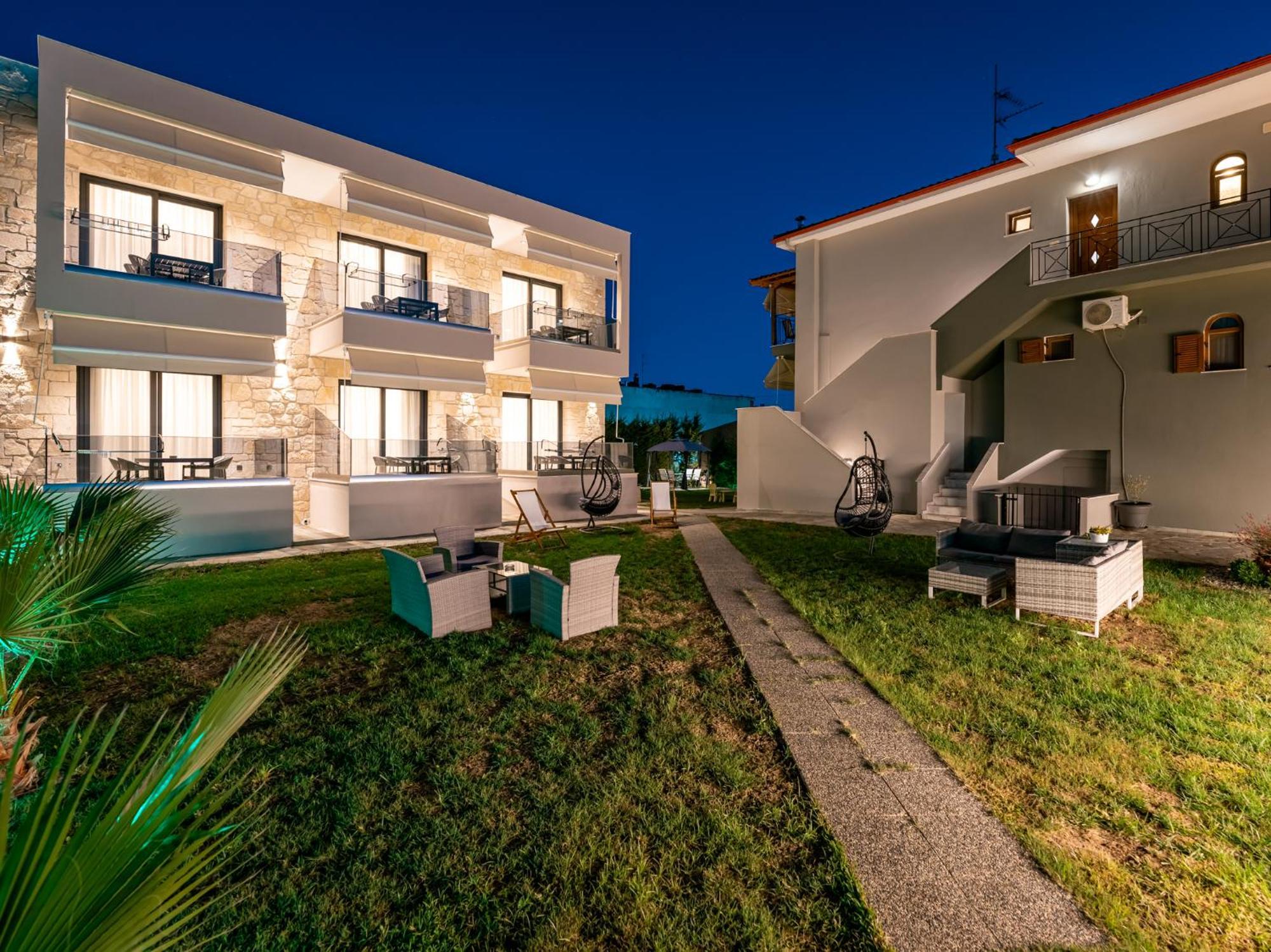 Antony'S Luxury Apartments Nikiti  Exterior photo