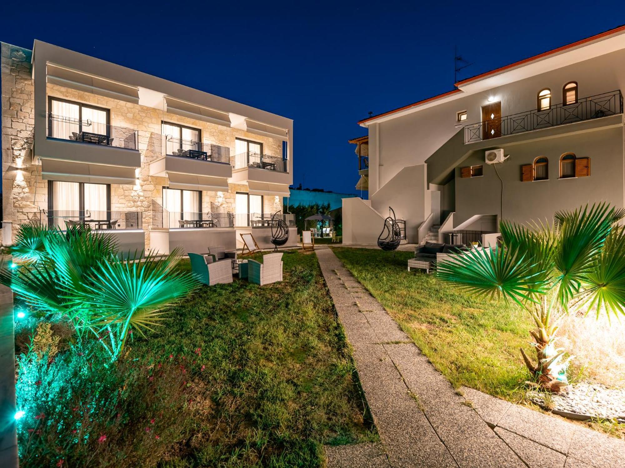 Antony'S Luxury Apartments Nikiti  Exterior photo