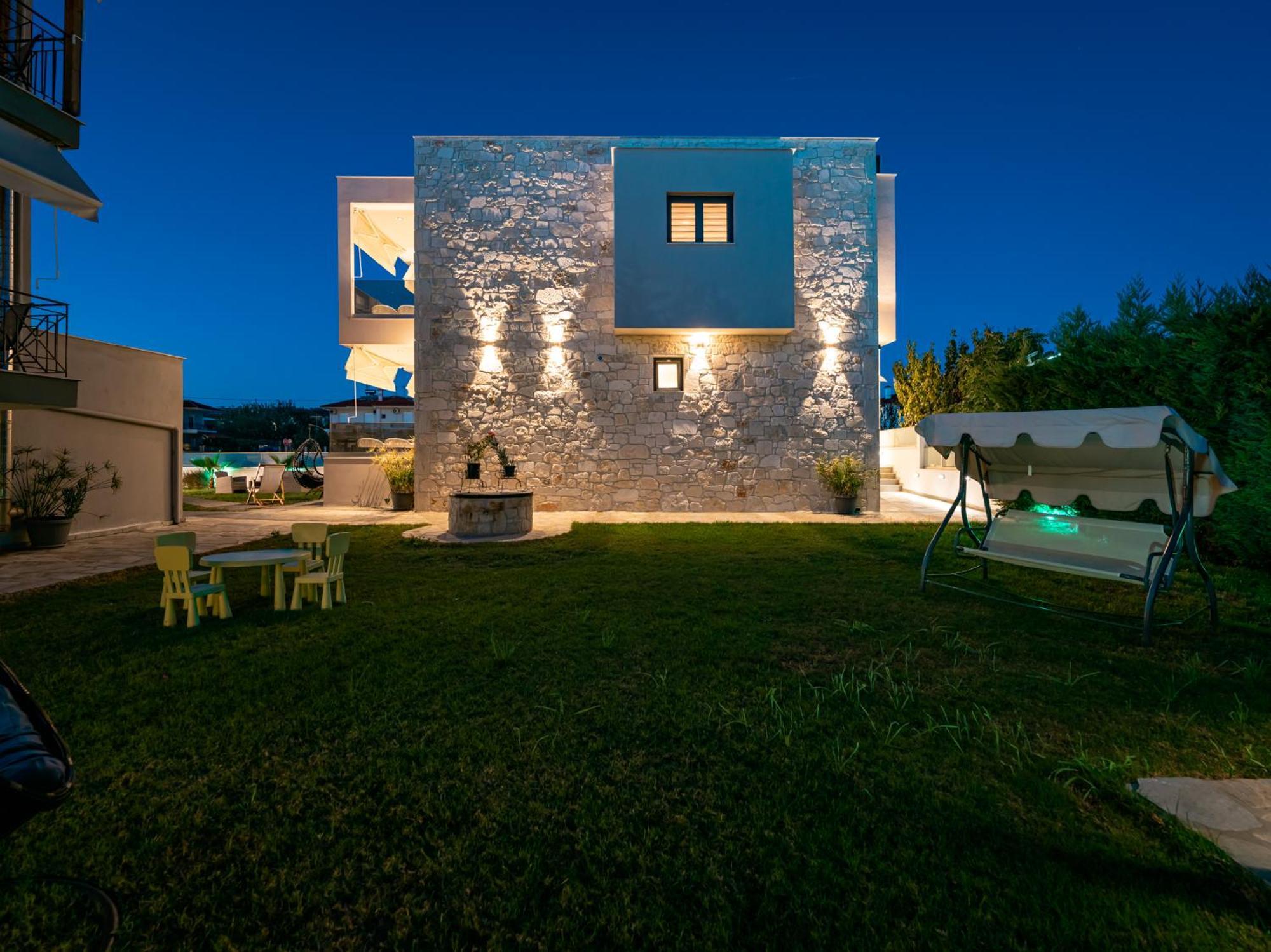Antony'S Luxury Apartments Nikiti  Exterior photo