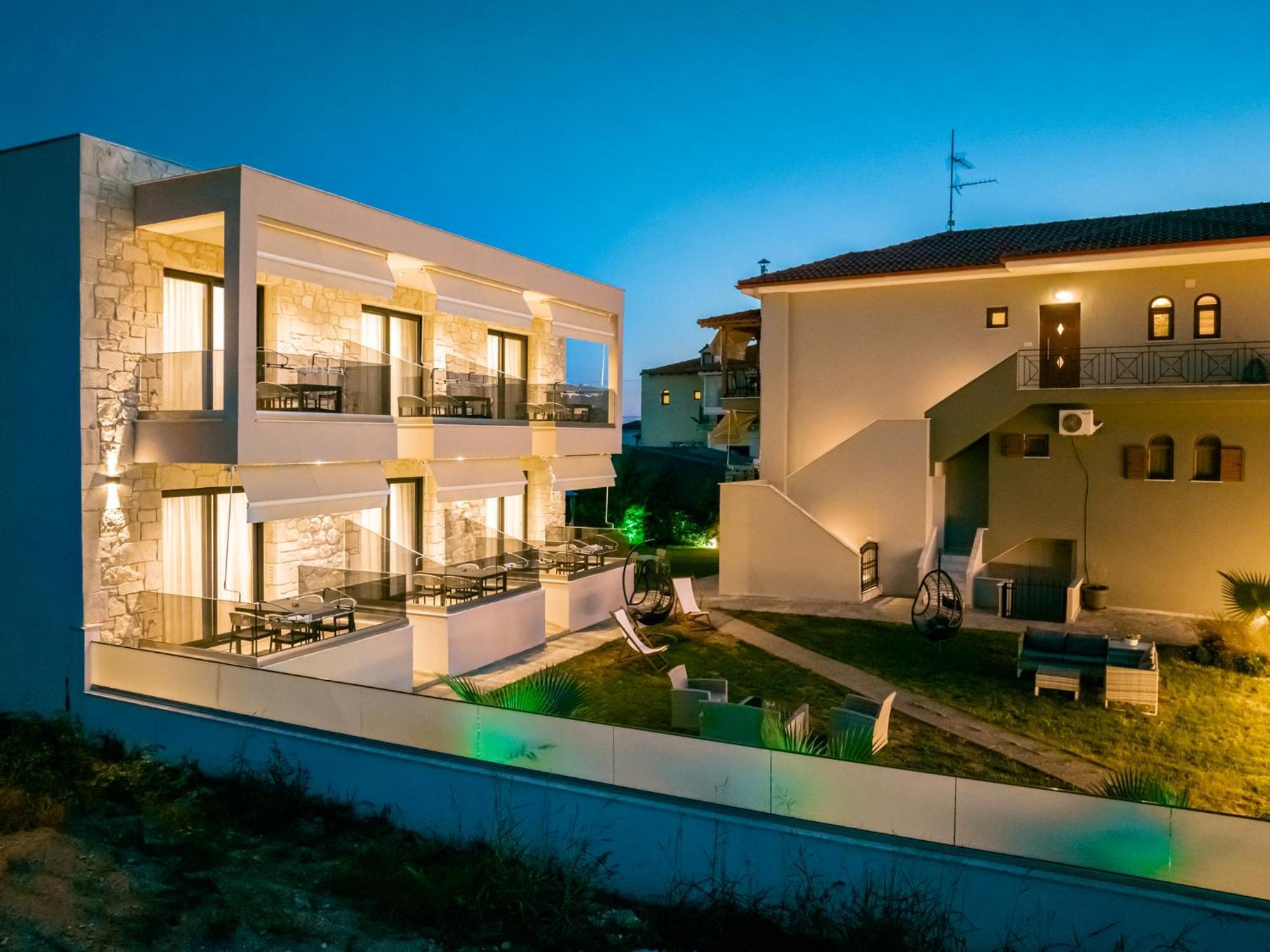 Antony'S Luxury Apartments Nikiti  Exterior photo