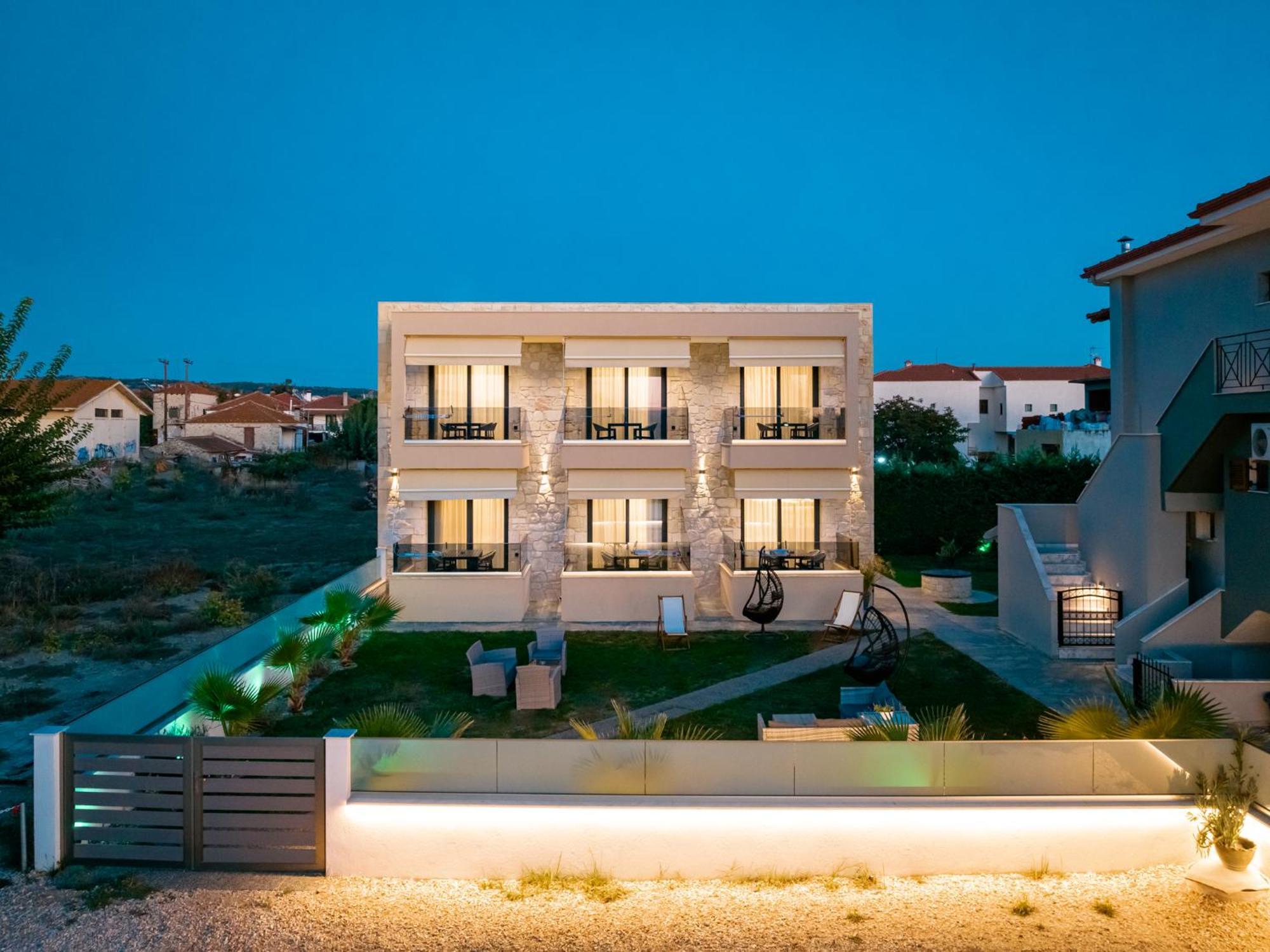 Antony'S Luxury Apartments Nikiti  Exterior photo