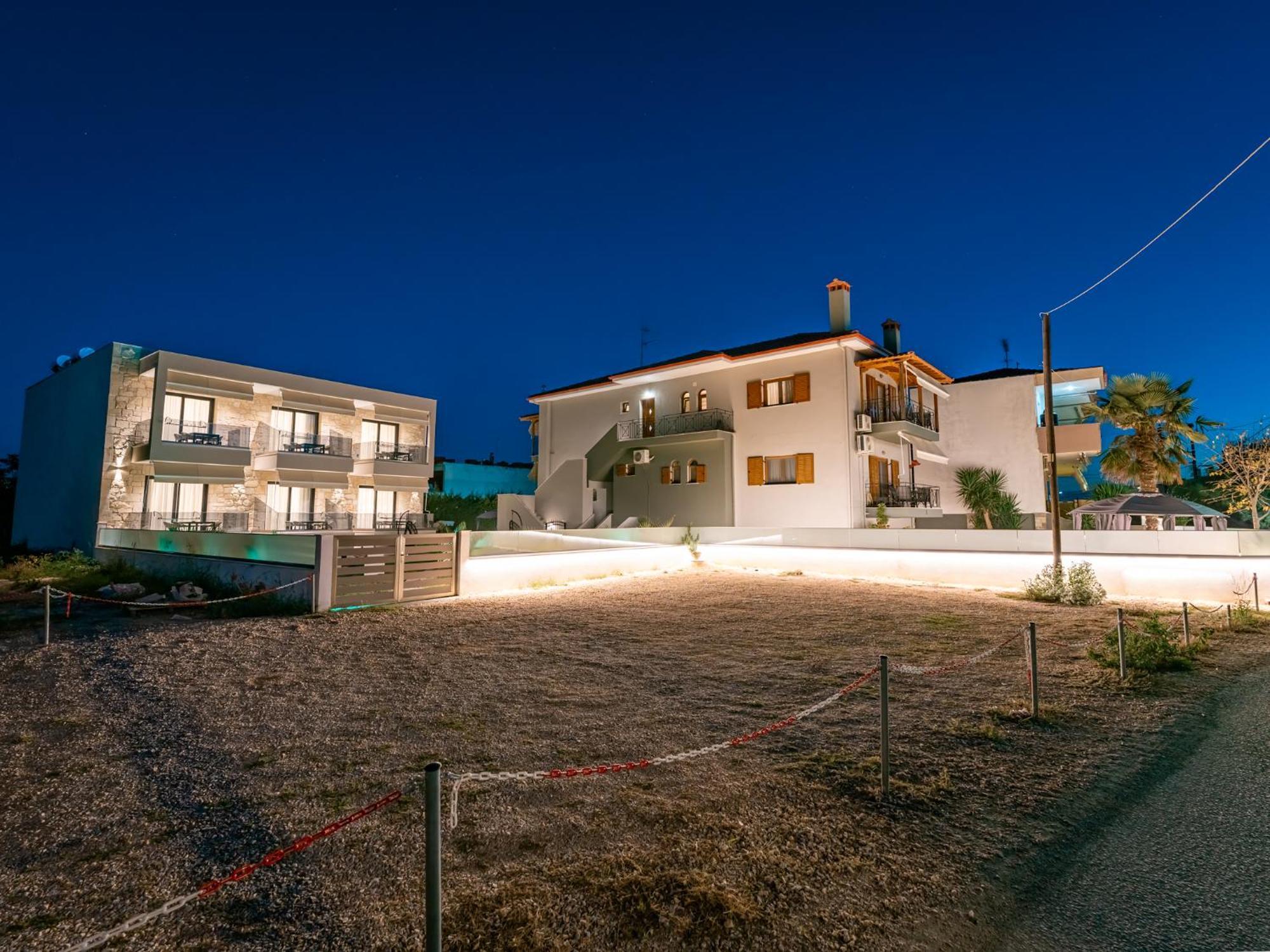 Antony'S Luxury Apartments Nikiti  Exterior photo